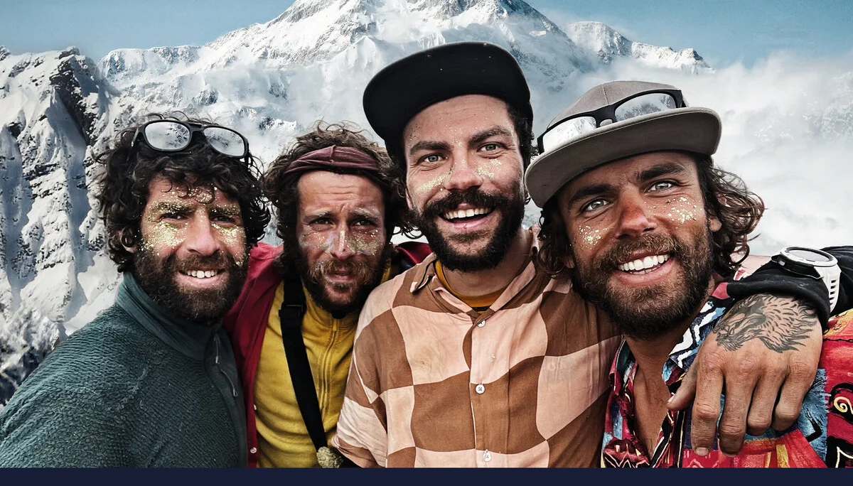 Vier Männer vor weißen Bergen | © EOFT/Christophe Tricou