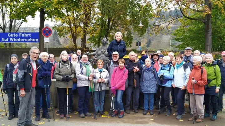 Gruppenbild einer Seniorenwanderung | © Barbu Frunzetti